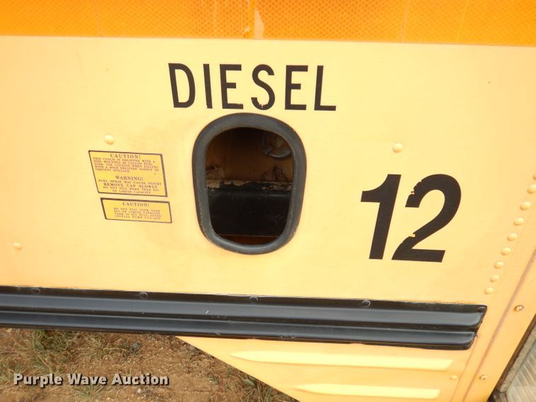 image for item DG0848 2001 International 3800  school bus