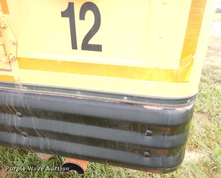 image for item DG0848 2001 International 3800  school bus