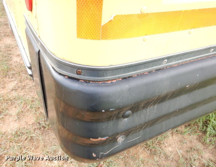 image for item DG0848 2001 International 3800  school bus