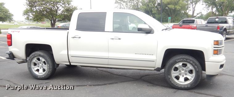 image for item DG0857 2015 Chevrolet Silverado 1500  Crew Cab pickup truck