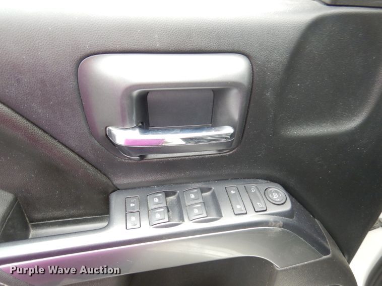 image for item DG0857 2015 Chevrolet Silverado 1500  Crew Cab pickup truck