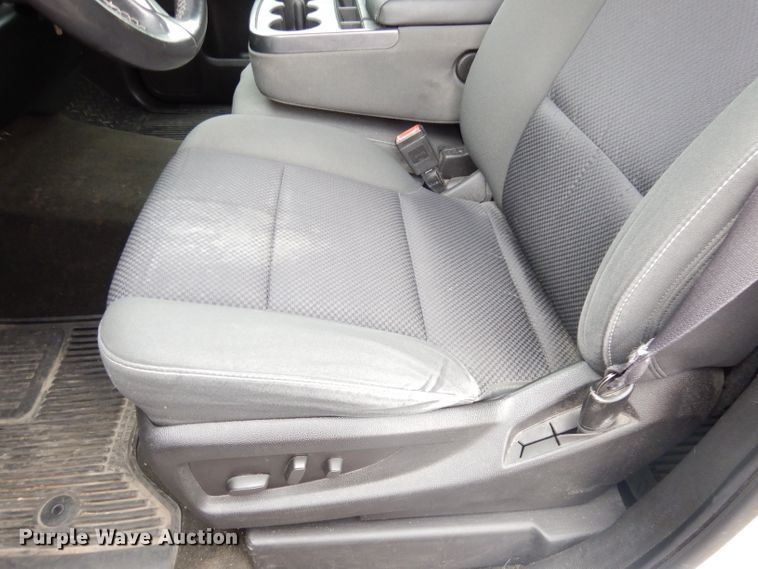 image for item DG0857 2015 Chevrolet Silverado 1500  Crew Cab pickup truck