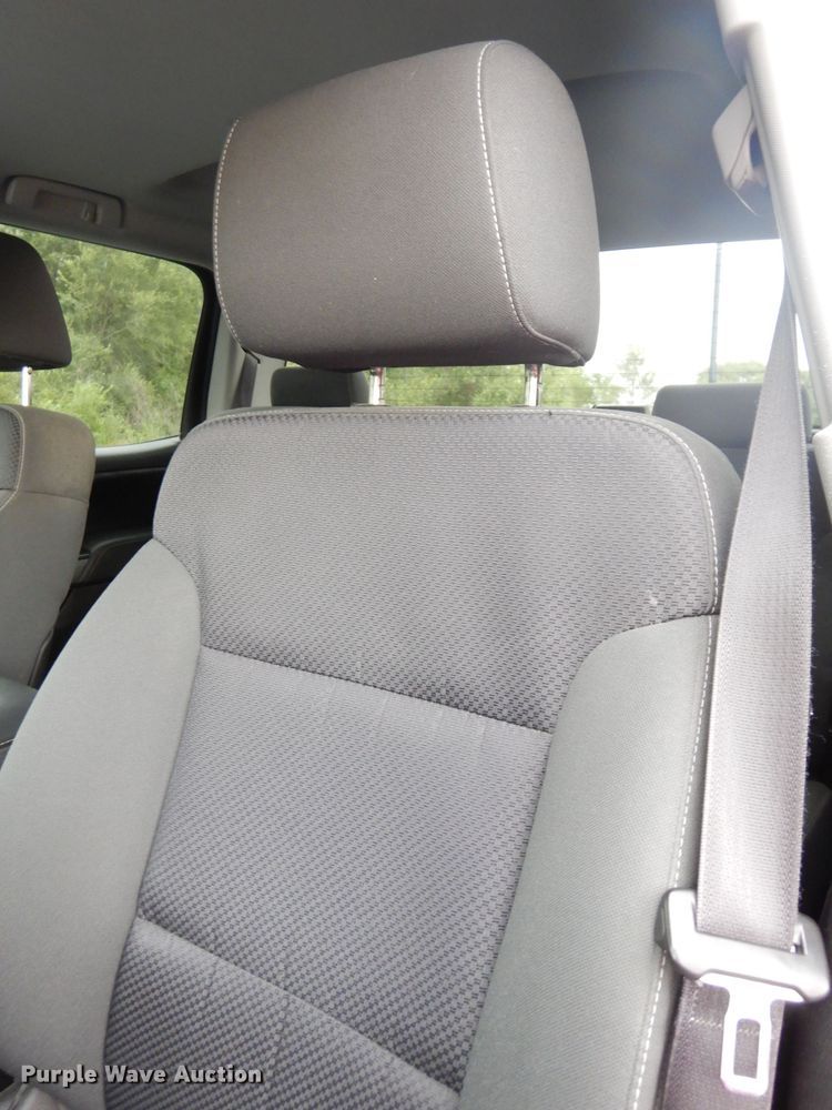 image for item DG0857 2015 Chevrolet Silverado 1500  Crew Cab pickup truck