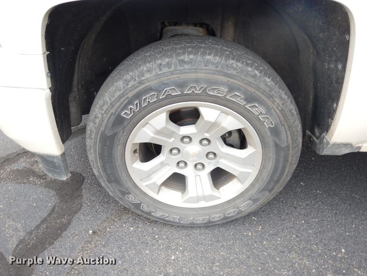 image for item DG0857 2015 Chevrolet Silverado 1500  Crew Cab pickup truck