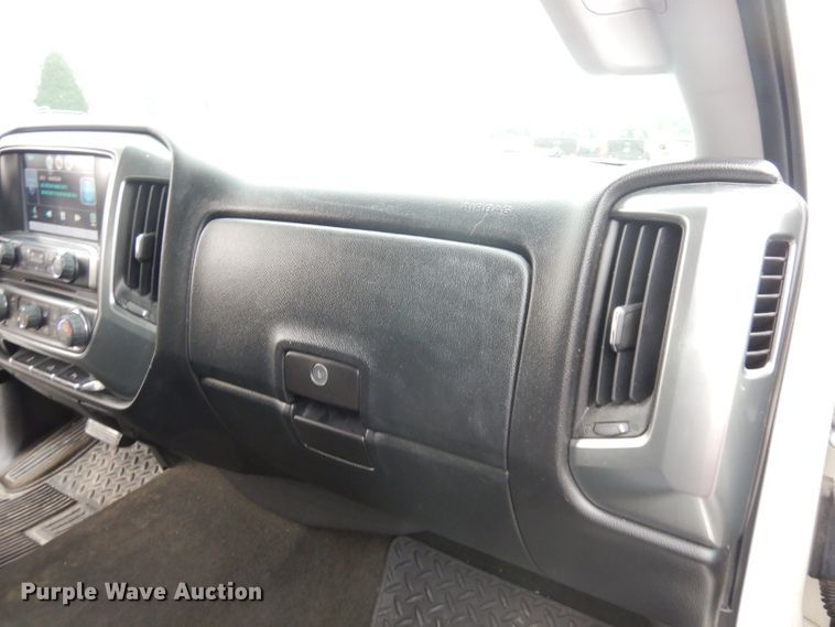 image for item DG0857 2015 Chevrolet Silverado 1500  Crew Cab pickup truck