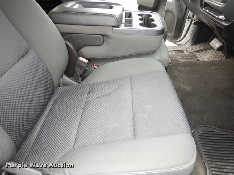 image for item DG0857 2015 Chevrolet Silverado 1500  Crew Cab pickup truck