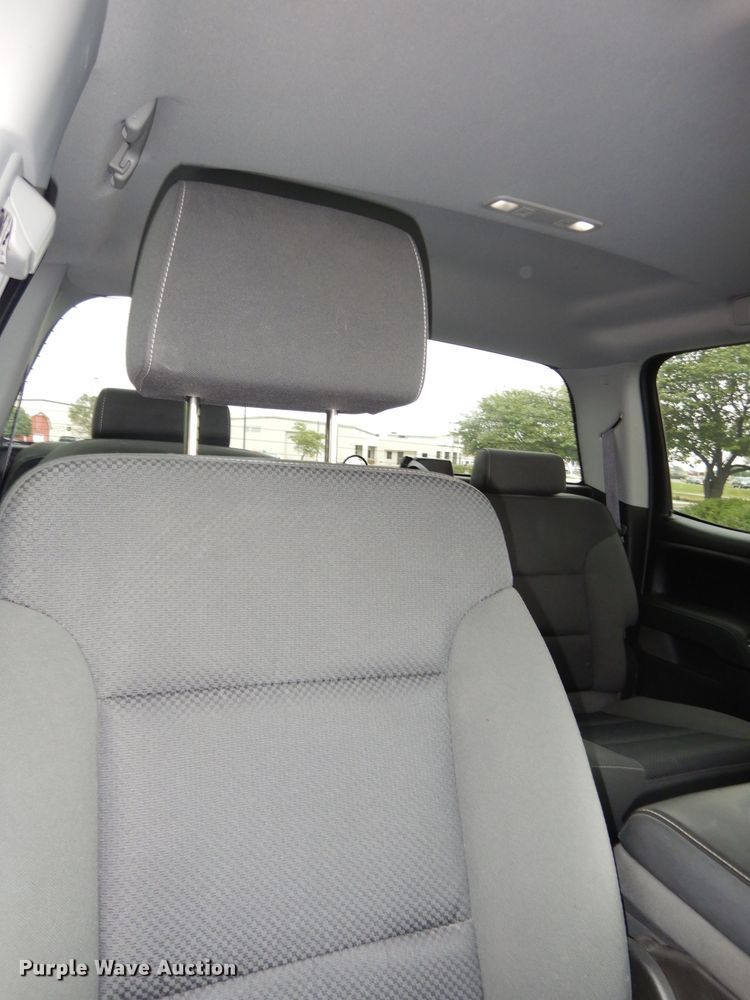 image for item DG0857 2015 Chevrolet Silverado 1500  Crew Cab pickup truck