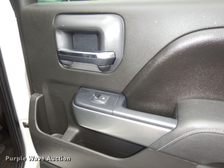 image for item DG0857 2015 Chevrolet Silverado 1500  Crew Cab pickup truck