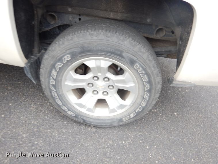 image for item DG0857 2015 Chevrolet Silverado 1500  Crew Cab pickup truck