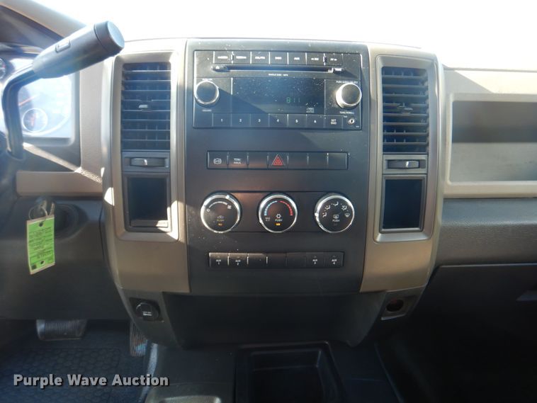 image for item DG1685 2011 Dodge Ram 5500HD  Crew Cab truck cab and chassis