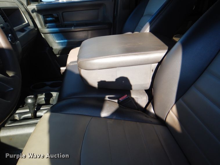 image for item DG1685 2011 Dodge Ram 5500HD  Crew Cab truck cab and chassis