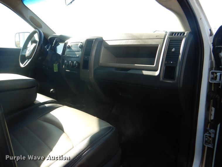 image for item DG1685 2011 Dodge Ram 5500HD  Crew Cab truck cab and chassis