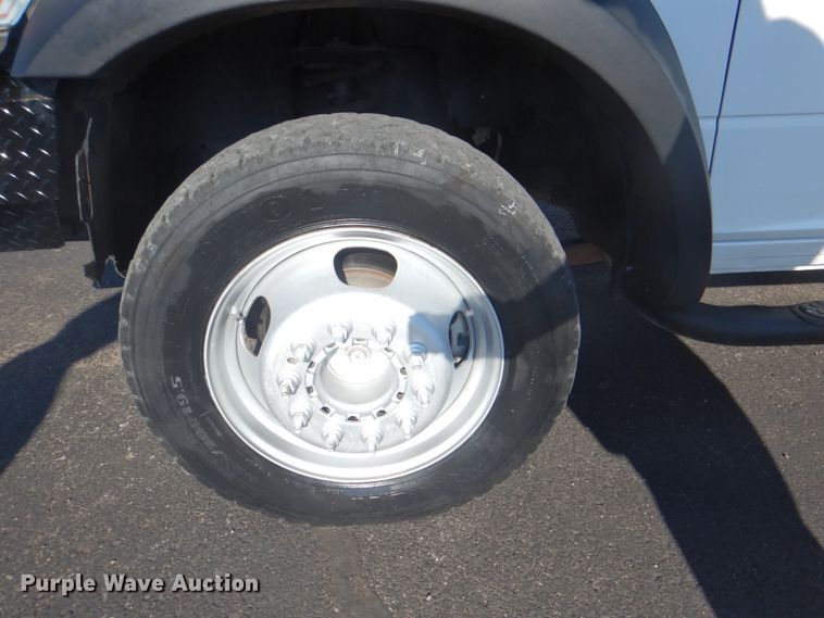 image for item DG1685 2011 Dodge Ram 5500HD  Crew Cab truck cab and chassis