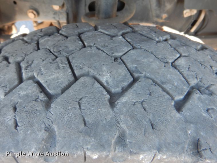 image for item DG1685 2011 Dodge Ram 5500HD  Crew Cab truck cab and chassis