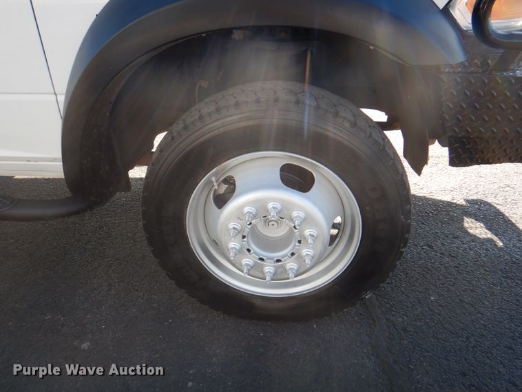 image for item DG1685 2011 Dodge Ram 5500HD  Crew Cab truck cab and chassis