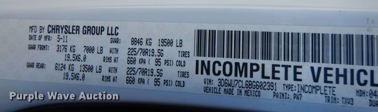 image for item DG1685 2011 Dodge Ram 5500HD  Crew Cab truck cab and chassis