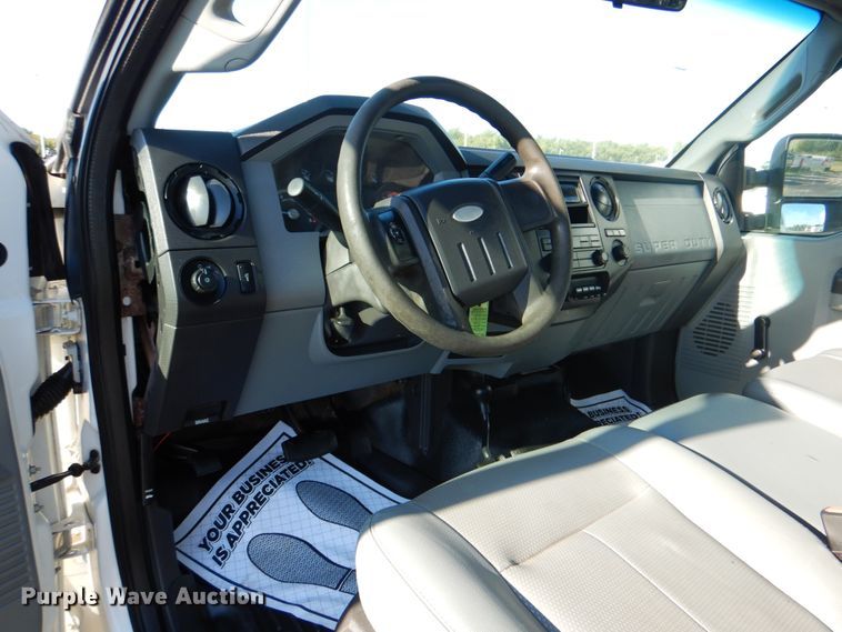 image for item DG1687 2011 Ford F450 Super Duty XL  truck cab and chassis