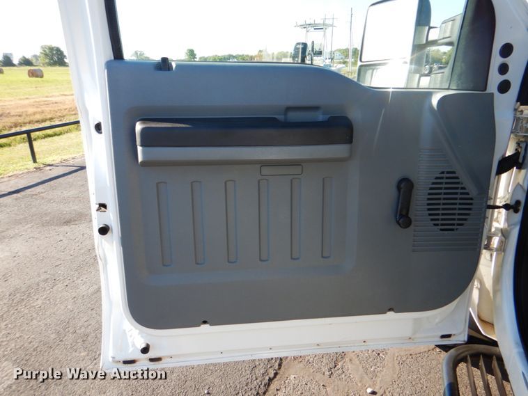 image for item DG1687 2011 Ford F450 Super Duty XL  truck cab and chassis
