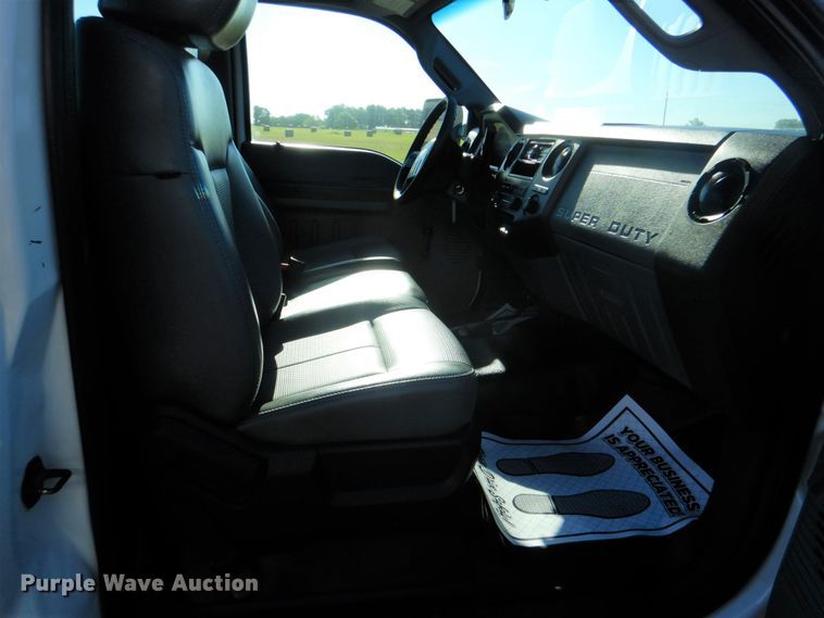 image for item DG1687 2011 Ford F450 Super Duty XL  truck cab and chassis