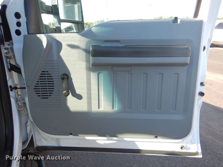 image for item DG1687 2011 Ford F450 Super Duty XL  truck cab and chassis