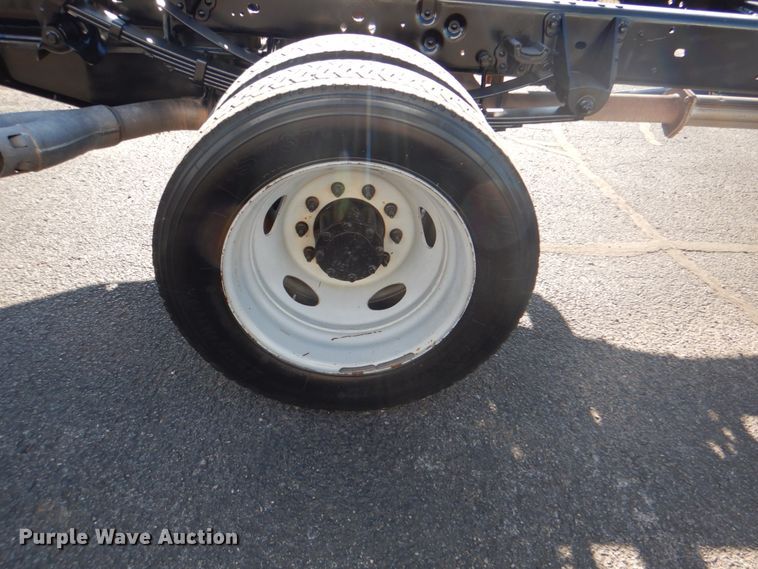 image for item DG1687 2011 Ford F450 Super Duty XL  truck cab and chassis