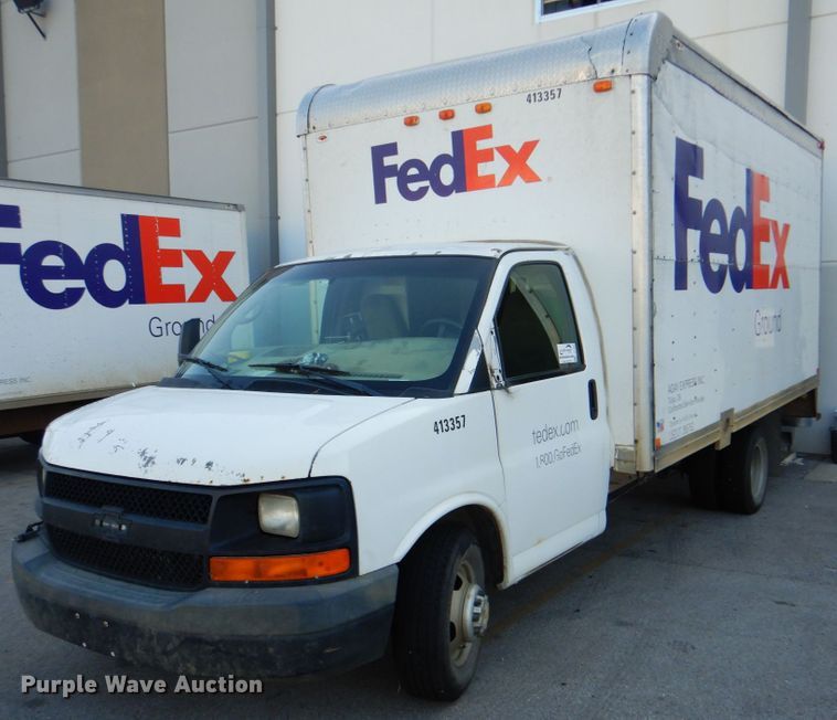 image for item DG1693 2009 Chevrolet Express 3500  box truck