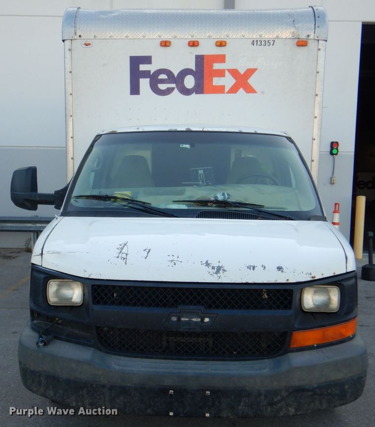 image for item DG1693 2009 Chevrolet Express 3500  box truck
