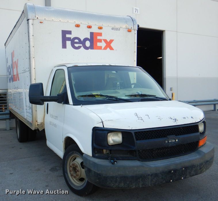 image for item DG1693 2009 Chevrolet Express 3500  box truck