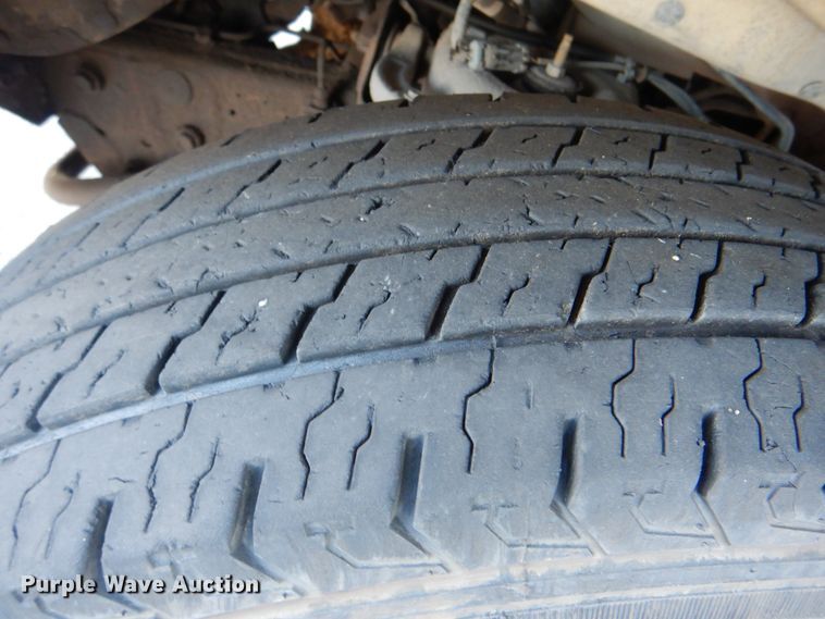 image for item DG1693 2009 Chevrolet Express 3500  box truck