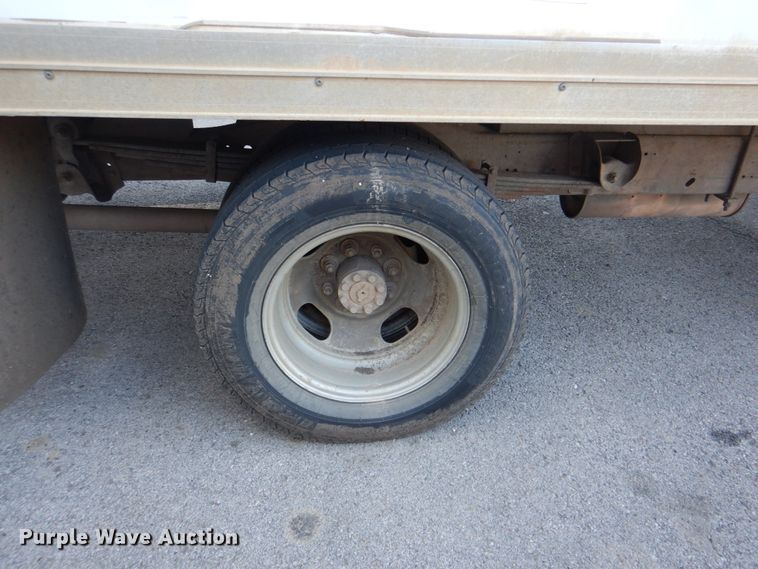 image for item DG1693 2009 Chevrolet Express 3500  box truck