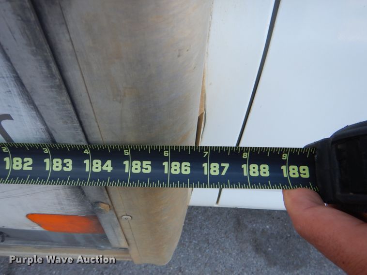 image for item DG1693 2009 Chevrolet Express 3500  box truck