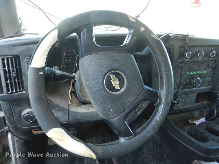 image for item DG1694 2014 Chevrolet Express G3500  box truck