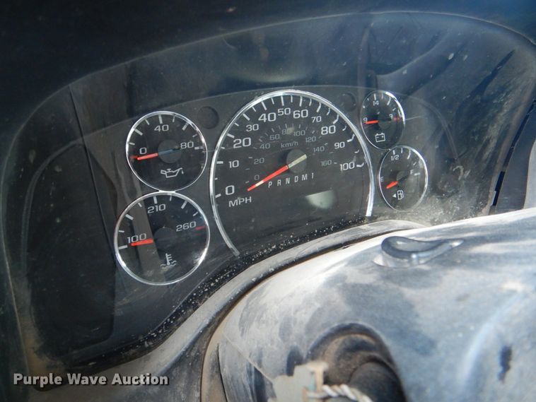 image for item DG1694 2014 Chevrolet Express G3500  box truck