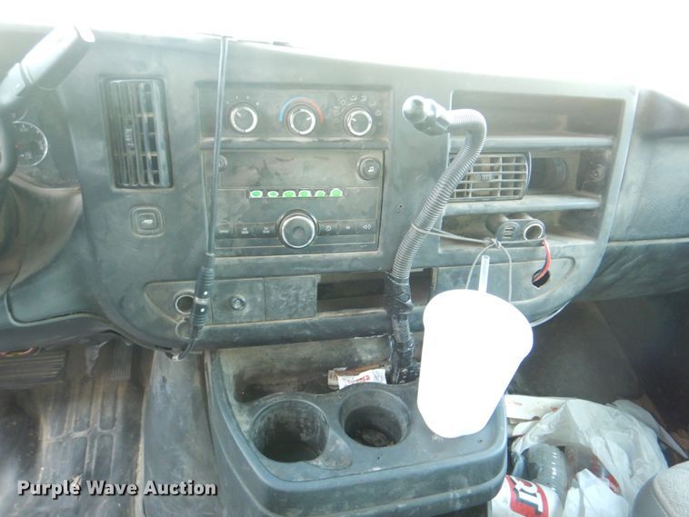 image for item DG1694 2014 Chevrolet Express G3500  box truck