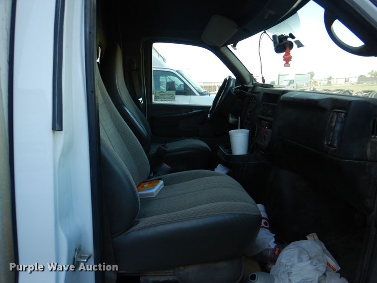 image for item DG1694 2014 Chevrolet Express G3500  box truck