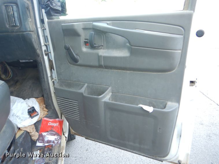 image for item DG1694 2014 Chevrolet Express G3500  box truck