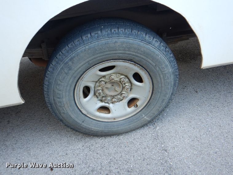 image for item DG1694 2014 Chevrolet Express G3500  box truck