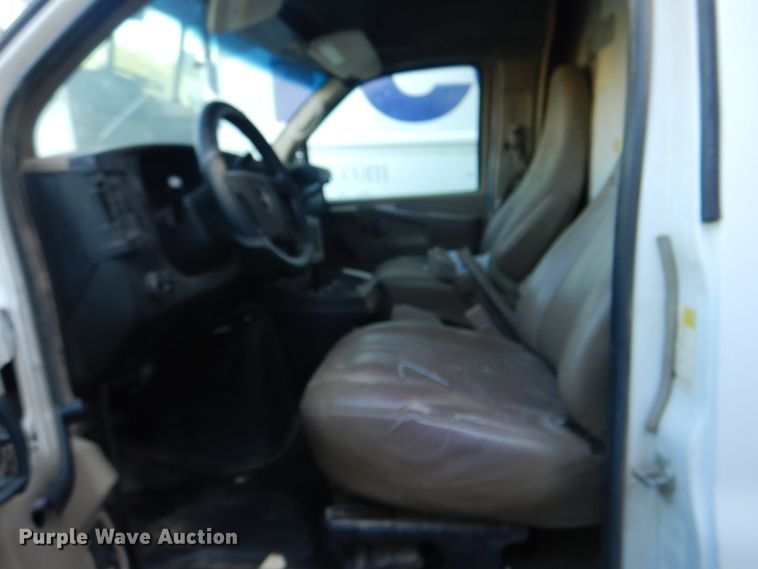 image for item DG1695 2015 Chevrolet Express G3500  box truck