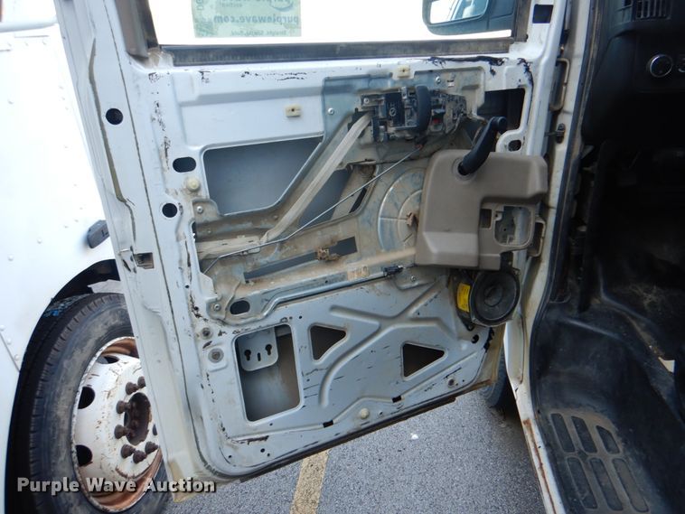 image for item DG1695 2015 Chevrolet Express G3500  box truck