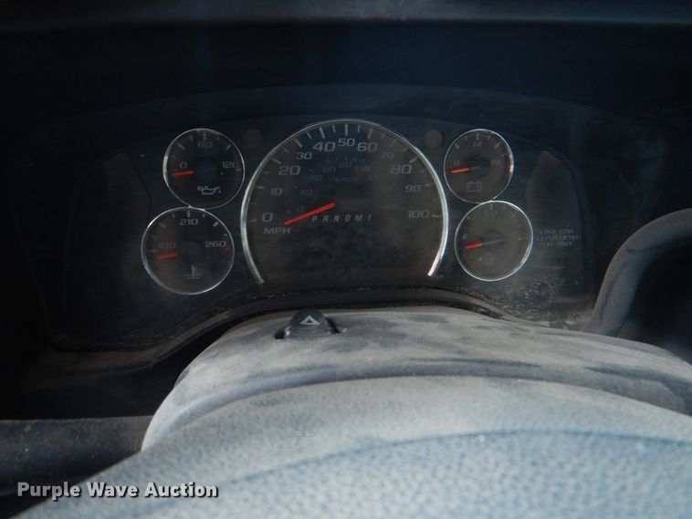 image for item DG1695 2015 Chevrolet Express G3500  box truck