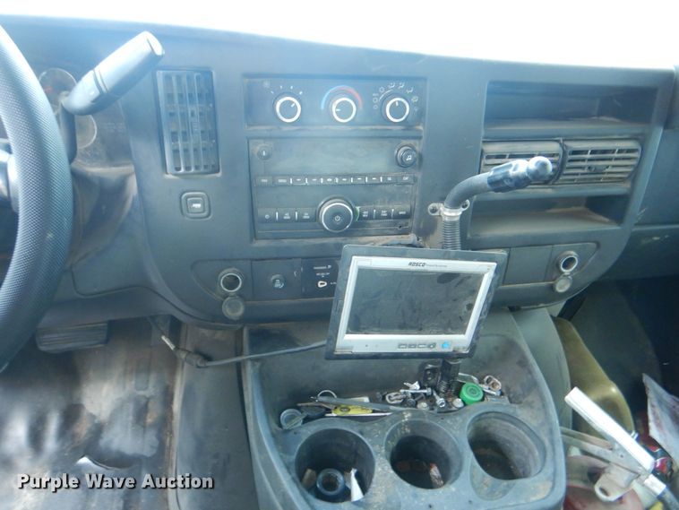 image for item DG1695 2015 Chevrolet Express G3500  box truck