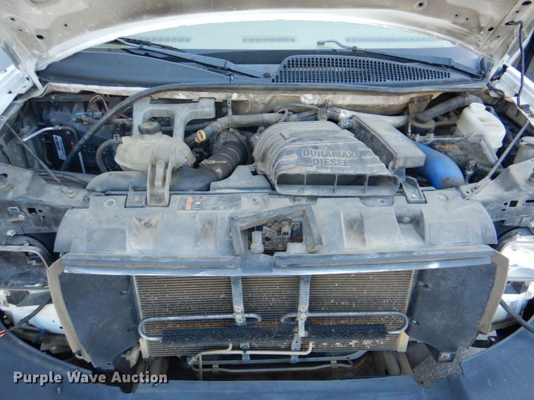 image for item DG1695 2015 Chevrolet Express G3500  box truck