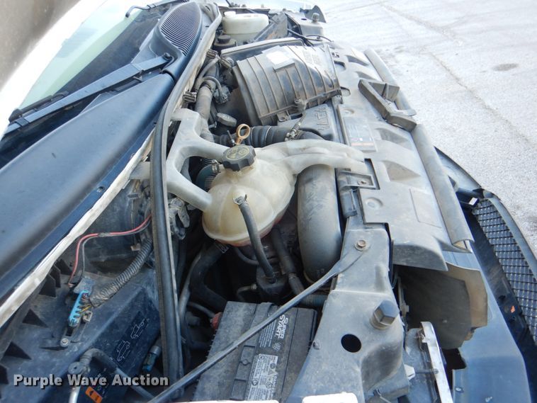 image for item DG1695 2015 Chevrolet Express G3500  box truck