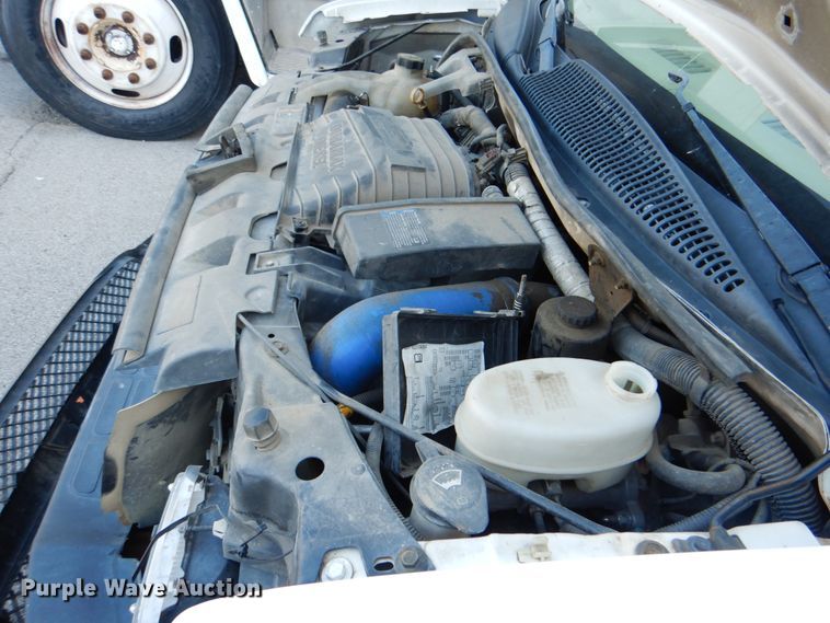 image for item DG1695 2015 Chevrolet Express G3500  box truck