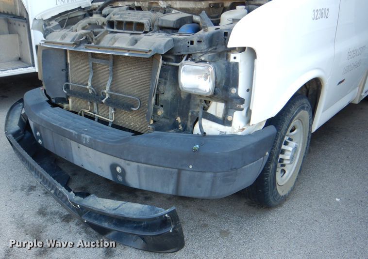 image for item DG1695 2015 Chevrolet Express G3500  box truck