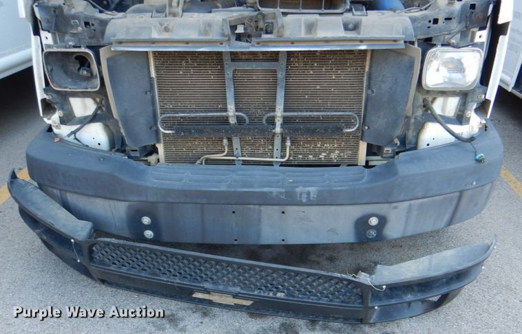 image for item DG1695 2015 Chevrolet Express G3500  box truck