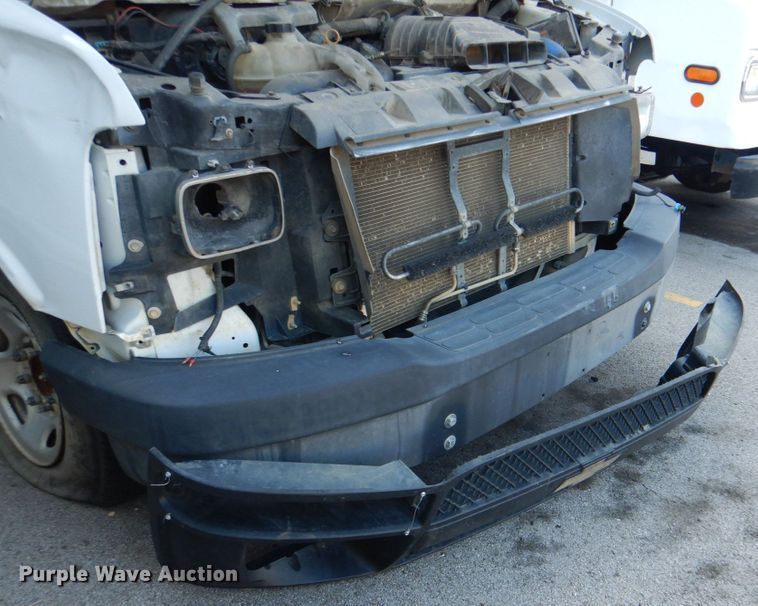 image for item DG1695 2015 Chevrolet Express G3500  box truck