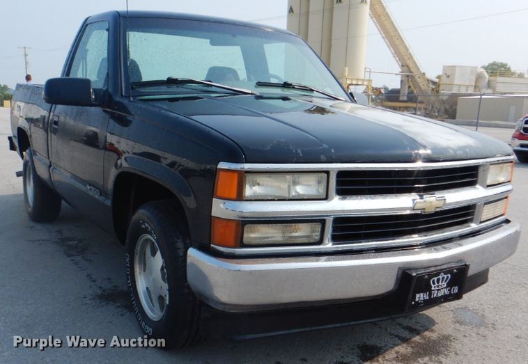 image for item DG1700 1996 Chevrolet 1500  pickup truck