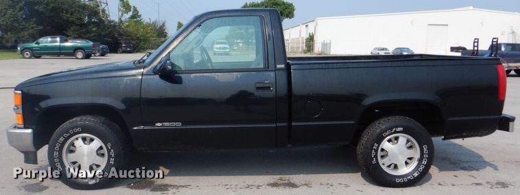 image for item DG1700 1996 Chevrolet 1500  pickup truck