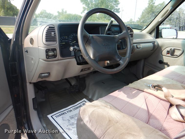 image for item DG1700 1996 Chevrolet 1500  pickup truck